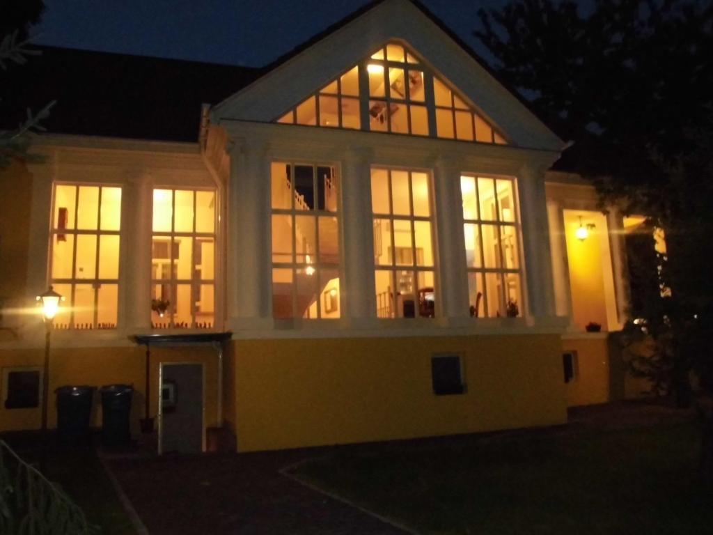 Boutique Hotel Villa P Użhorod Zewnętrze zdjęcie